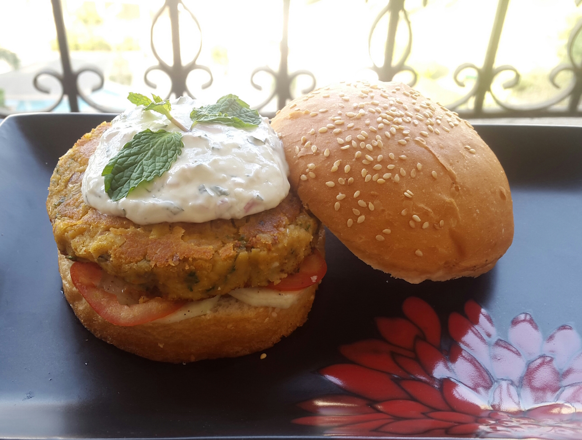 Read more about the article Chickpea Burger With Mint Yoghurt