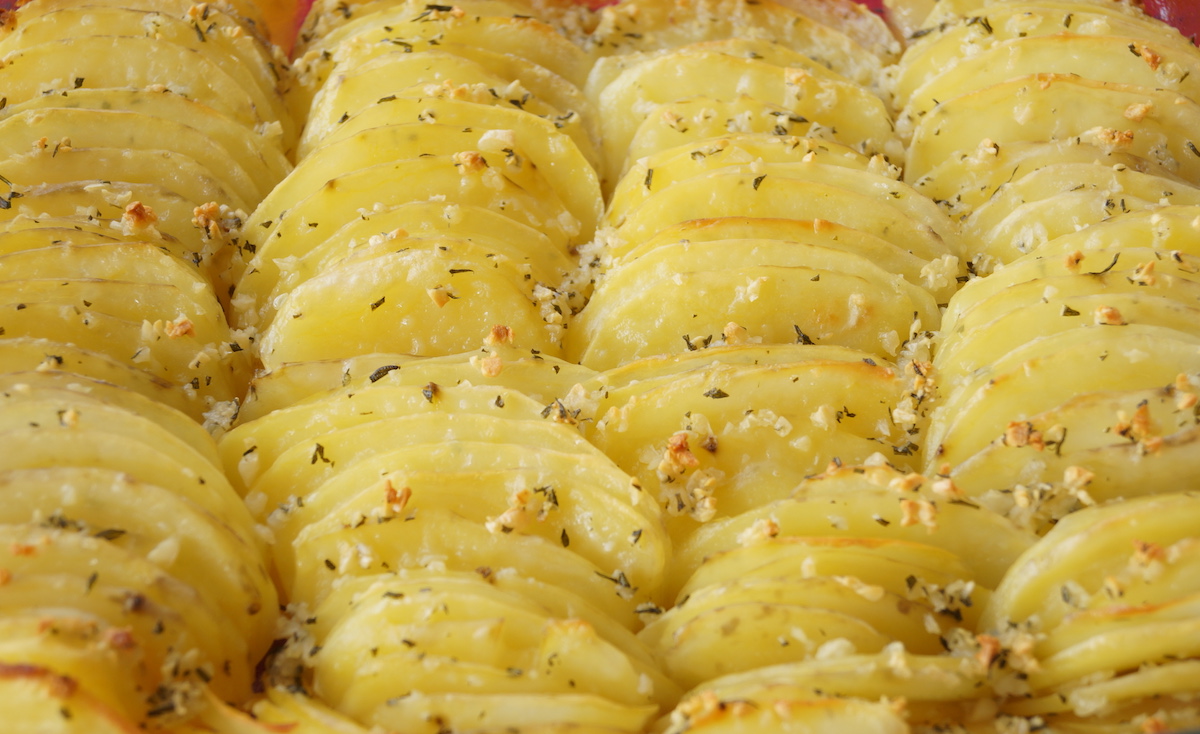 Read more about the article Lemony Roasted Potatoes With Rosemary