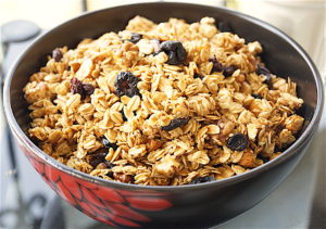 Read more about the article Easiest Fruit and Nut Granola (Low Fat, Oil Free)