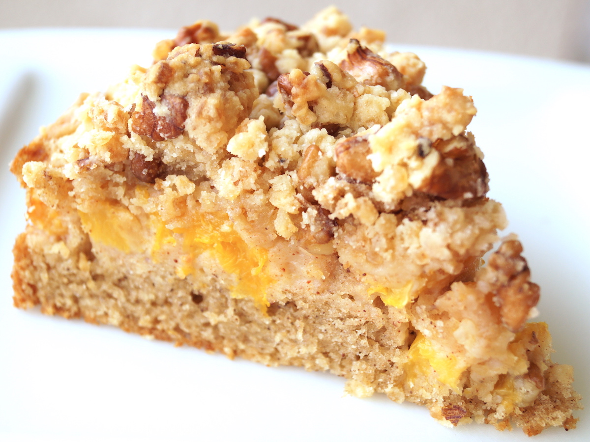 Read more about the article Cinnamon, Peach Crumble Cake