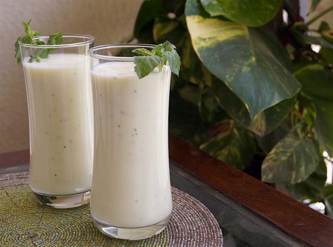 Read more about the article Raw Mango Lassi – Fantastic Summer Cooler