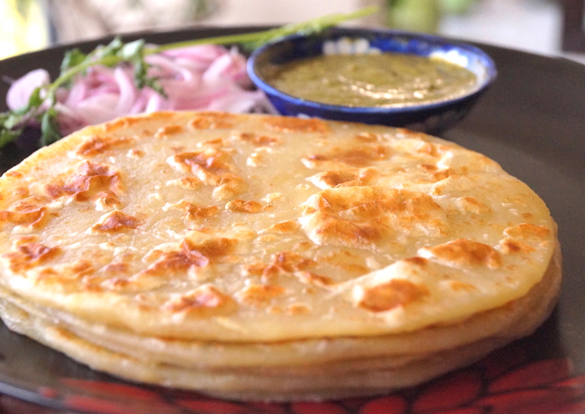 Read more about the article Simply Delicious Potato Paranthas (Indian flatbread)